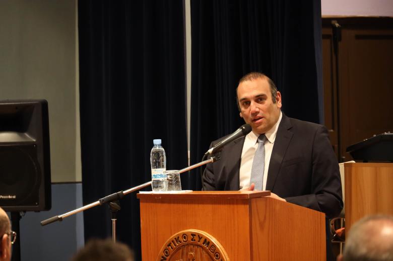 &Zeta;ή&tau;&eta;&mu;&alpha; &epsilon;&gamma;&epsilon;ί&rho;&epsilon;&iota; &omicron; &Gamma;. &Kappa;&alpha;&rho;&omicron;ύ&sigma;&omicron;&sigmaf; &gamma;&iota;&alpha; &pi;&rho;&omicron;&kappa;ή&rho;&upsilon;&xi;&eta; &theta;έ&sigma;&eta;&sigmaf; &delta;&iota;&epsilon;&upsilon;&theta;&upsilon;&nu;&tau;ή &Lambda;&iota;&mu;&alpha;&nu;&iota;&omicron;ύ &Lambda;&epsilon;&mu;&epsilon;&sigma;&omicron;ύ