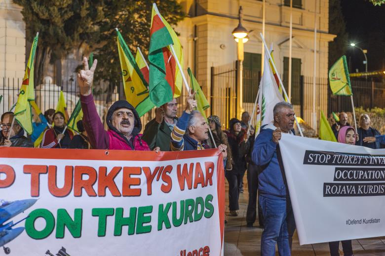 &Delta;&iota;&alpha;&mu;&alpha;&rho;&tau;&upsilon;&rho;ί&alpha; &Kappa;&omicron;ύ&rho;&delta;&omega;&nu; &gamma;&iota;&alpha; &Rho;&omicron;&zeta;ά&beta;&alpha;, &zeta;&eta;&tau;&omicron;ύ&nu; &pi;&alpha;&rho;έ&mu;&beta;&alpha;&sigma;&eta; &Kappa;&upsilon;&pi;&rho;&iota;&alpha;&kappa;ή&sigmaf; &Pi;&rho;&omicron;&epsilon;&delta;&rho;ί&alpha;&sigmaf;