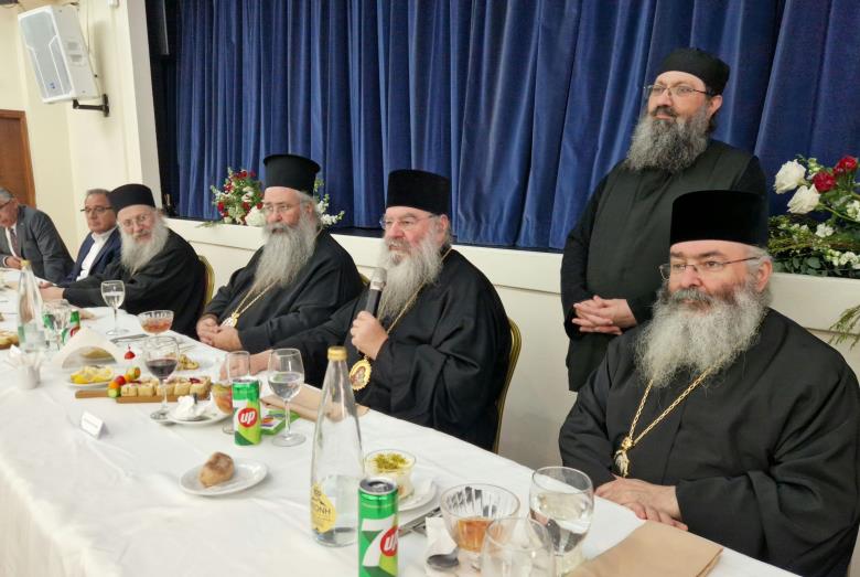 &Mu;&iota;&kappa;&rho;ό&sigmaf; έ&rho;&iota;&chi;&nu;&alpha; &pi;έ&tau;&rho;&epsilon;&sigmaf; &sigma;&tau;&eta; &Mu;&eta;&tau;&rho;ό&pi;&omicron;&lambda;&eta; &kappa;&alpha;&iota; &tau;ώ&rho;&alpha; &kappa;&tau;ί&zeta;&omega; &epsilon;ί&pi;&epsilon; &omicron; &Mu;&eta;&tau;&rho;&omicron;&pi;&omicron;&lambda;ί&tau;&eta;&sigmaf; &Lambda;&epsilon;&mu;&epsilon;&sigma;&omicron;ύ