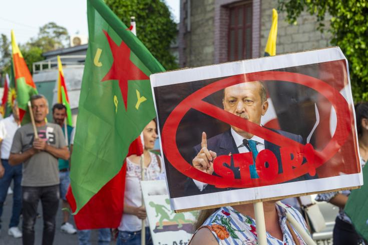 Κούρδοι και Κομπάνι σε κλοιό πολιορκίας: Καταγγελίες για εγκλήματα πολέμου στη Ροζάβα